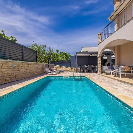 Dijana West * Linardići