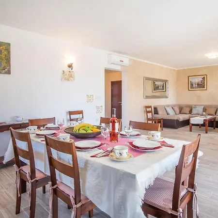 Villa Dijana West