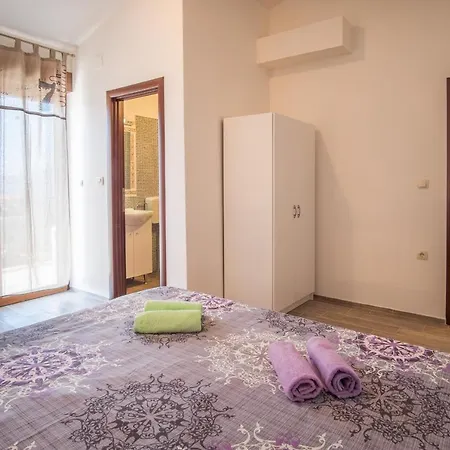 Villa Dijana West *