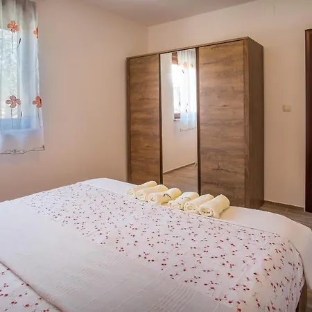 Villa Dijana West