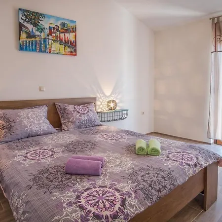 Villa Dijana West *