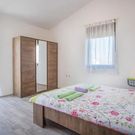 Villa Dijana West *