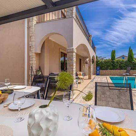 Villa Dijana West