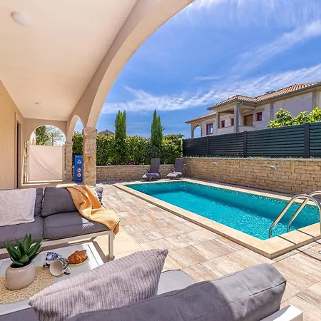 Villa Dijana West Linardici