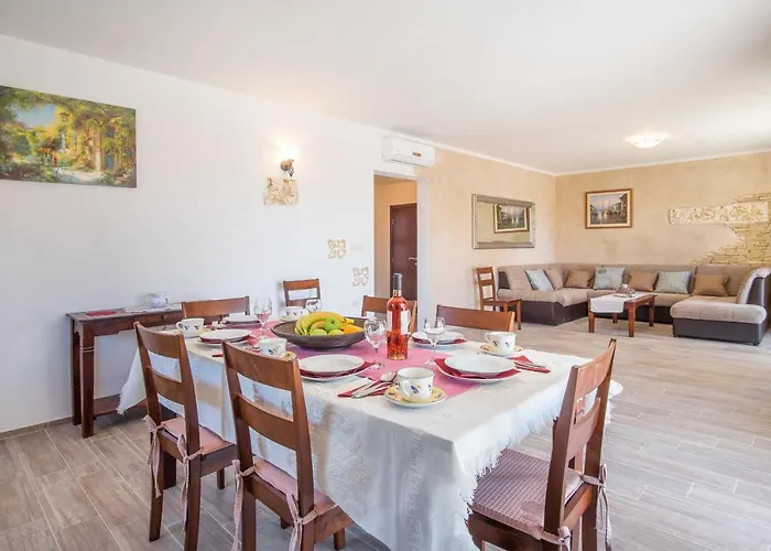 Villa Dijana West