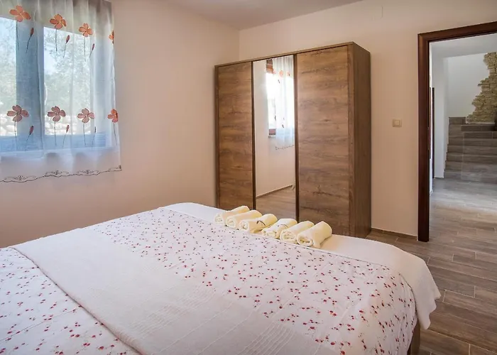 Villa Dijana West