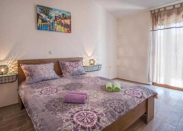 Villa Dijana West *