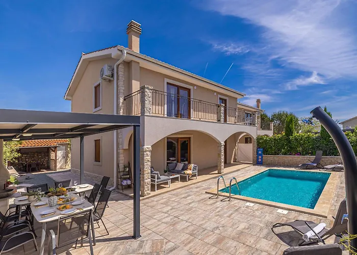 Dijana West * Linardici