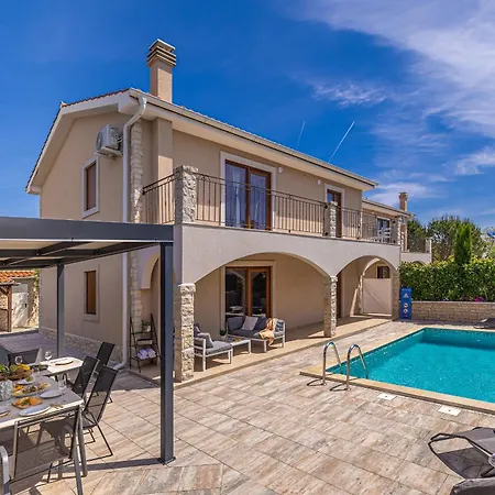 Dijana West * Linardići