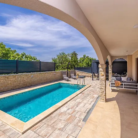 Dijana West * Linardići